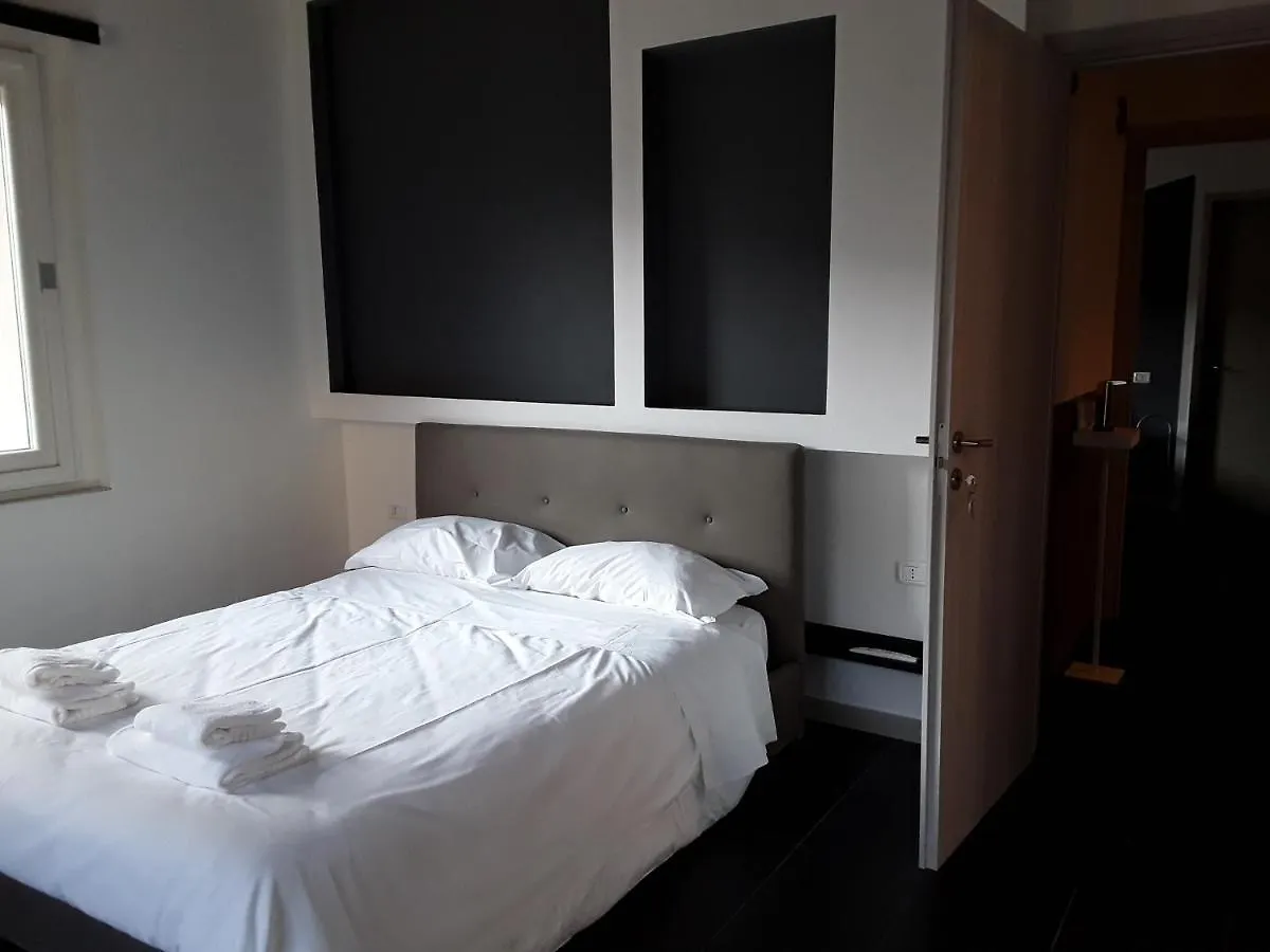 Savoia Rooms Padova 0*,  Italy